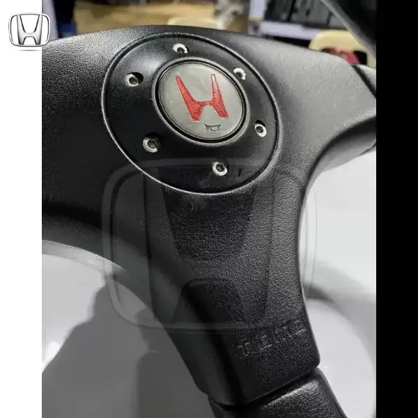 Fresh Integra TypeR MOMO Steering wheel from DC2 Japan Unit. Fits DC2/DB8/EG/EJ1 Fresh from Japan, original leather
