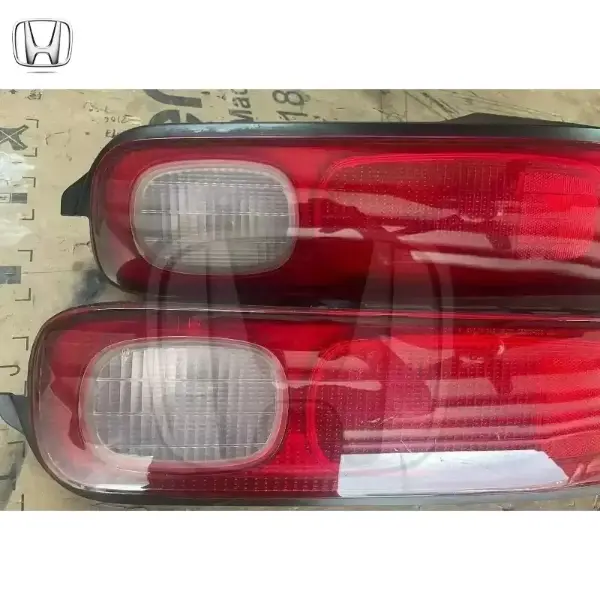 Honda integra Dc2 type-r 98-01 UKDM taillights with clear side indicators. No cracks, all bulbs work, 8/10.