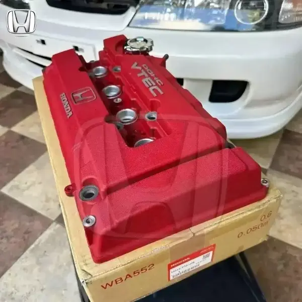 Bseries B18c valve cover + genuine JDM ITR oil cap. Includes gaskets and washers (good condition)